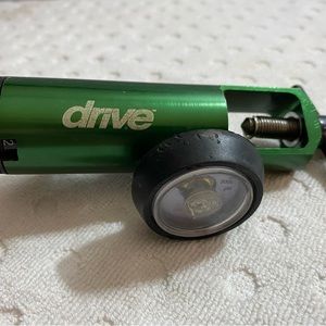 Drive adult oxygen regulator